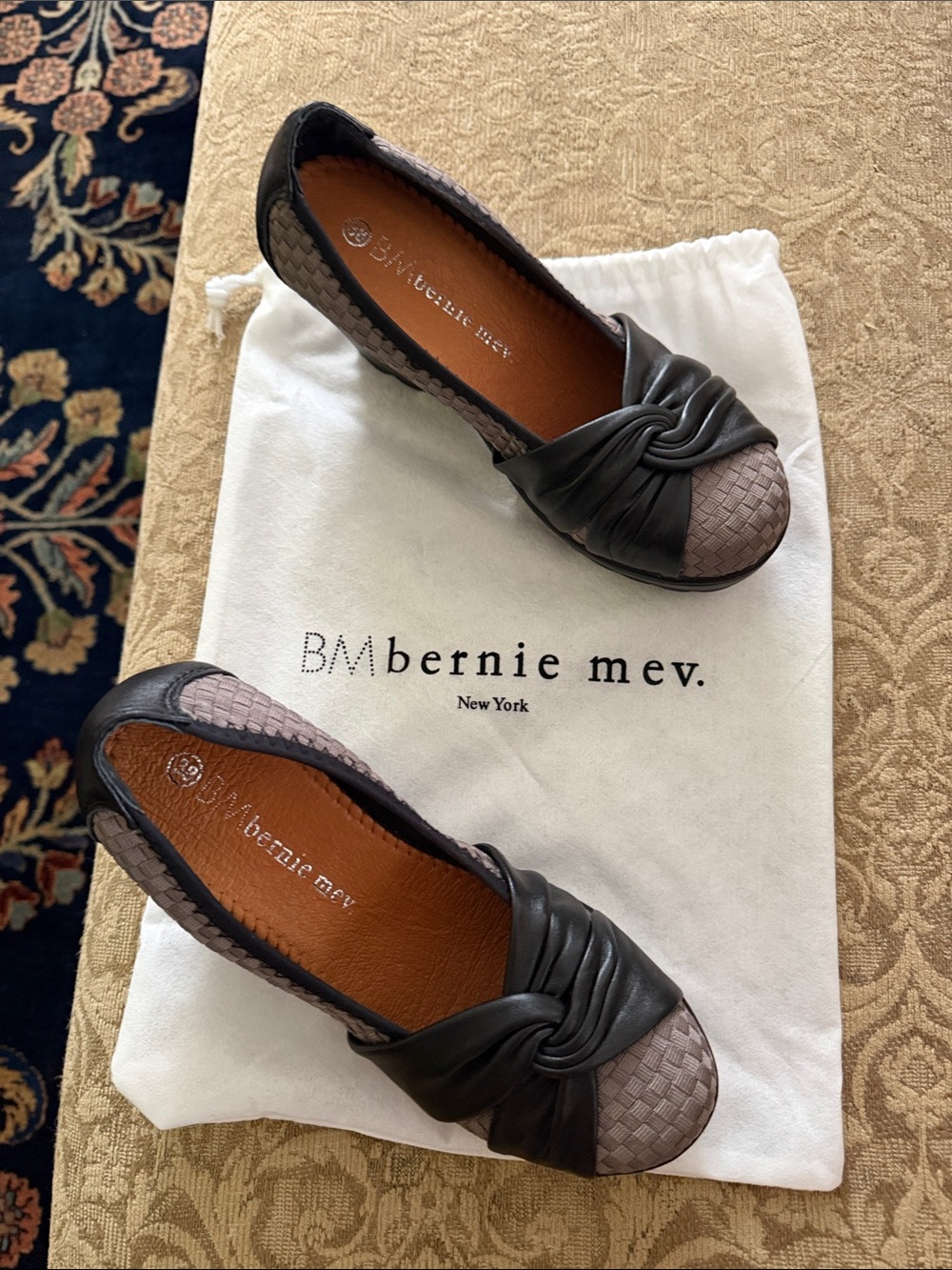 bernie mev. Two-Tone Woven Ballet Flats with Knotted Black Toe - Picture 5 of 5